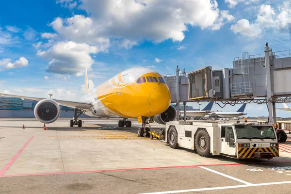 Tracteur Remorquage Avion Avion Aéroport Singapour Changi — Photo