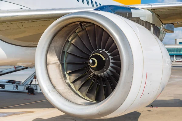 Flugzeug Und Motor Auf Dem Singapore Changi Flughafen — Stockfoto