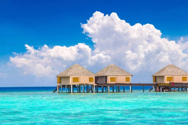 Maldives June 2018 Water Villas Bungalows Wooden Bridge Tropical Beach — Stock Photo, Image