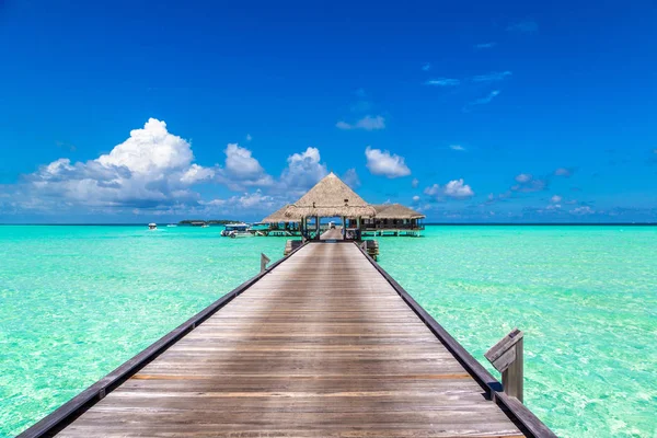 Maldives June 2018 Water Villas Bungalow Dan Jembatan Kayu Pantai — Stok Foto