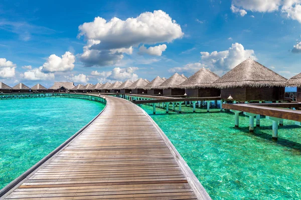 Maldiverna Juni 2018 Water Villas Bungalows Och Trä Bro Tropical — Stockfoto