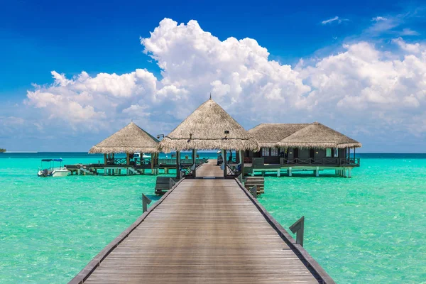 Maldives June 2018 Water Villas Bungalows Wooden Bridge Tropical Beach — Stock Photo, Image