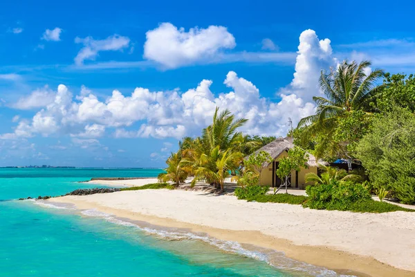 Maldives Giugno 2018 Spiaggia Tropicale Alle Maldive Durante Giornata Estiva — Foto Stock