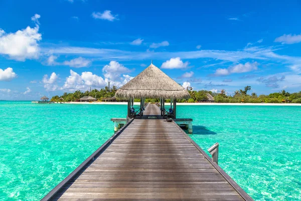 Maldivas Junio 2018 Villas Acuáticas Bungalows Puente Madera Playa Tropical — Foto de Stock