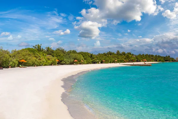 Maldives Giugno 2018 Spiaggia Tropicale Alle Maldive Durante Giornata Estiva — Foto Stock