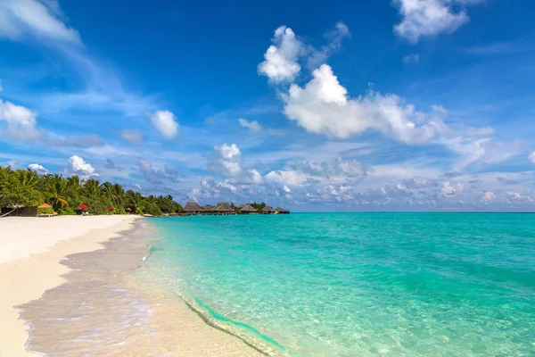 Maldives Giugno 2018 Spiaggia Tropicale Alle Maldive Durante Giornata Estiva — Foto Stock