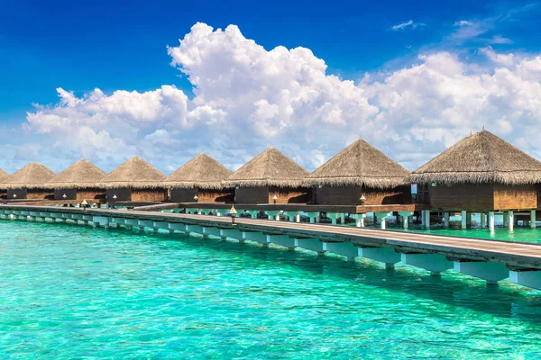 Maldiverna Juni 2018 Water Villas Bungalows Och Trä Bro Tropical — Stockfoto