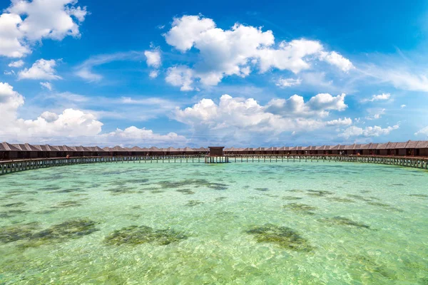 Maldives Giugno 2018 Water Villas Bungalows Ponte Legno Sulla Spiaggia — Foto Stock