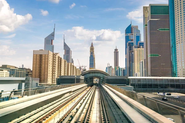 Tren Metro Dubái Día Verano Dubái Emiratos Árabes Unidos — Foto de Stock