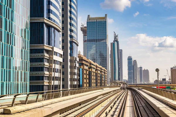 Metro Dubai Een Zomerse Dag Dubai Verenigde Arabische Emiraten — Stockfoto