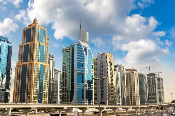 Sheikh Zayed Road Dubai Día Verano Emiratos Árabes Unidos — Foto de Stock