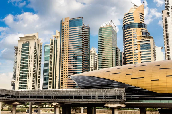 Estación Metro Futurista Dubai Día Verano Emiratos Árabes Unidos — Foto de Stock