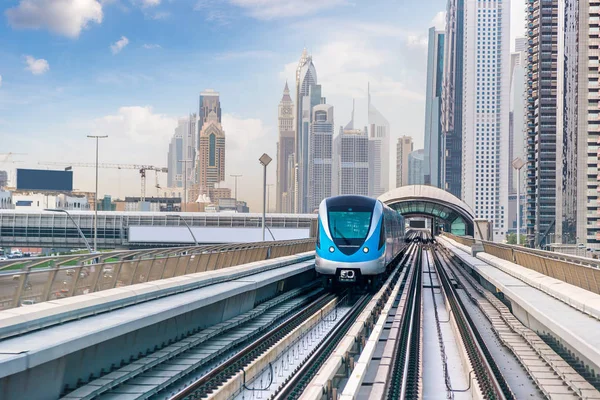 Dubai Metro Jernbane Sommerdag Dubai Forenede Arabiske Emirater - Stock-foto