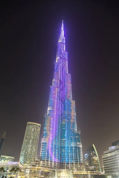 DUBAI, BAE - 26 Haziran 2018: Burj Halife, Dubai, Birleşik Arap Emirlikleri