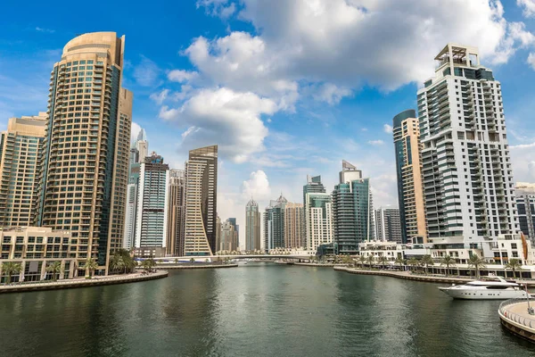 Dubai Marina Een Zomerdag Dubai Verenigde Arabische Emiraten — Stockfoto