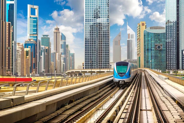 Dubai Metro Hattı Dubai Bir Yaz Günü Birleşik Arap Emirlikleri — Stok fotoğraf