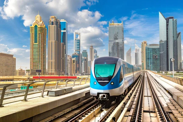 Dubai Metro Kereta Api Pada Hari Musim Panas Dubai Uni — Stok Foto