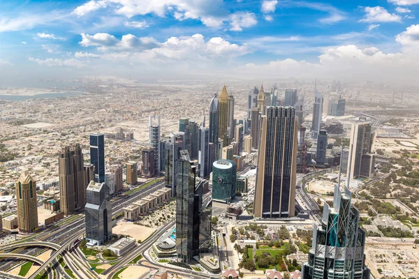 Bir yaz günü Dubai şehir merkezinin hava görüntüsü, Birleşik Arap Emirlikleri