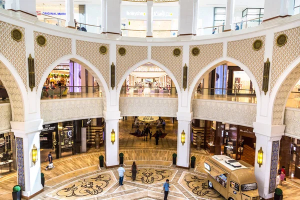 Dubai Emirados Árabes Unidos Julho 2018 Compradores Dubai Mall Emirados — Fotografia de Stock