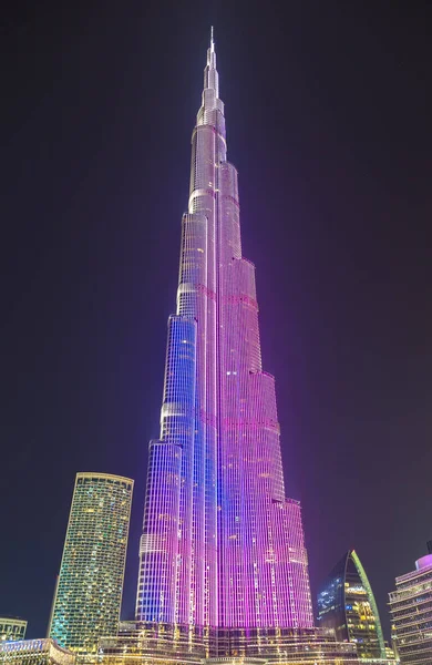 DUBAI, BAE - 26 Haziran 2018: Burj Halife, Dubai, Birleşik Arap Emirlikleri