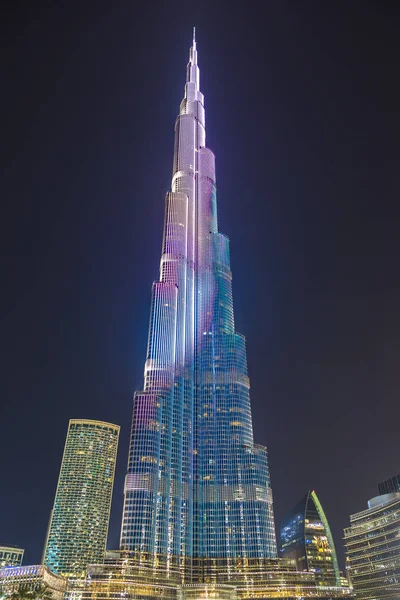 DUBAI, BAE - 26 Haziran 2018: Burj Halife, Dubai, Birleşik Arap Emirlikleri