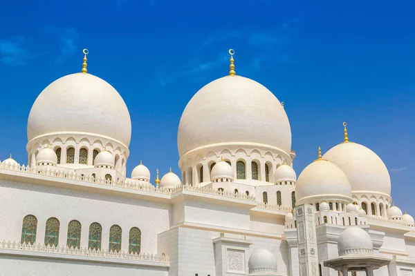 Mezquita Sheikh Zayed Abu Dhabi Día Verano Emiratos Árabes Unidos — Foto de Stock