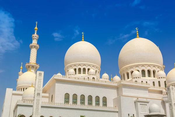 Mezquita Sheikh Zayed Abu Dhabi Día Verano Emiratos Árabes Unidos — Foto de Stock