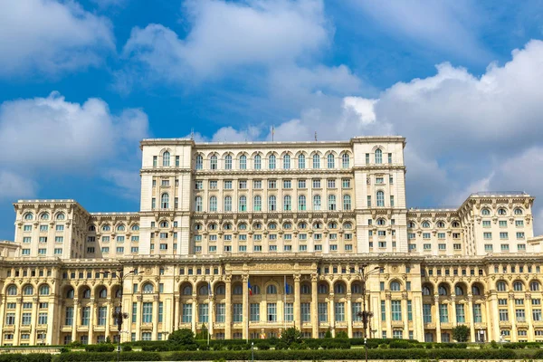 Parlamentet Bukarest Vacker Sommardag — Stockfoto
