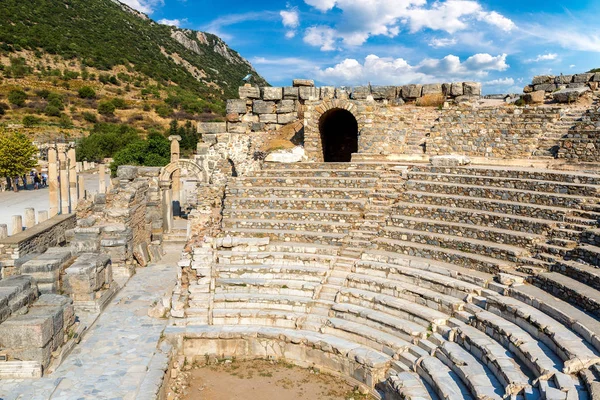 Odeon Μικρό Θέατρο Της Αρχαίας Πόλης Εφεσο Μια Όμορφη Καλοκαιρινή — Φωτογραφία Αρχείου