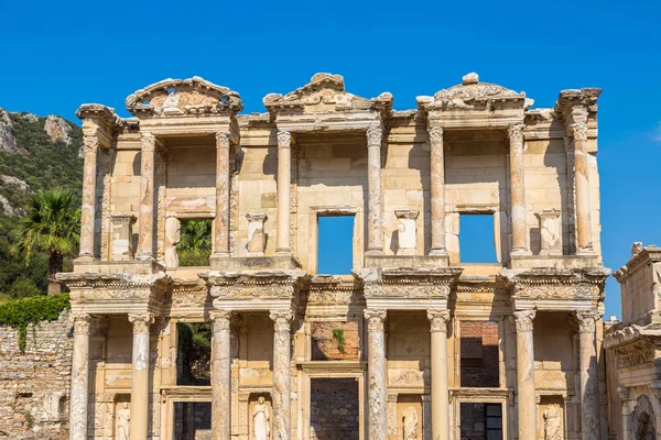 Türkiye Nin Efes Kentindeki Celsius Kütüphanesi Harabeleri Güzel Bir Yaz — Stok fotoğraf