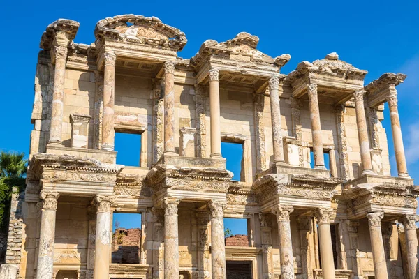 Ruínas Biblioteca Celsius Cidade Antiga Éfeso Turquia Belo Dia Verão — Fotografia de Stock