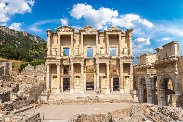 Ruinas Biblioteca Celsius Antigua Ciudad Éfeso Turquía Hermoso Día Verano — Foto de Stock