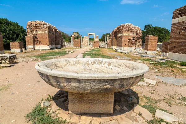 Antik kentin Efes, bir güzel yaz günü Türkiye'de antik Yunan şehir kalıntıları