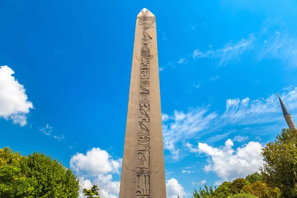 Oude Egyptische Obelisk Van Theodosius Istanboel Turkije Een Mooie Zomerdag — Stockfoto