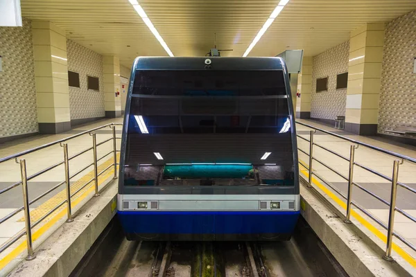 Moderní Lanovka Tunelu Vlak Istanbulu Letním Dni — Stock fotografie