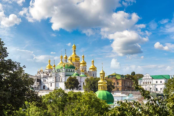 Kiev Pechersk Lavra Monasterio Ortodoxo Hermoso Día Verano —  Fotos de Stock