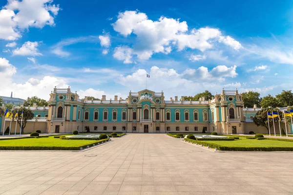 Palacio Mariinsky Kiev Ucrania Hermoso Día Verano —  Fotos de Stock