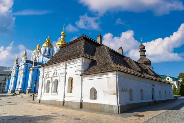 Saint Michael Orthodox Klooster Kiev Oekraïne Een Mooie Zomerdag — Stockfoto