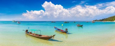 Geleneksel ahşap balıkçı tekne Koh Samui Adası, Tayland bir yaz günü Panoraması