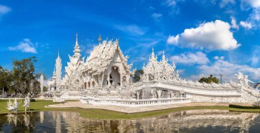 Chiang Rai, Tayland bir yaz günü beyaz tapınakta (Wat Rong Khun) Panoraması