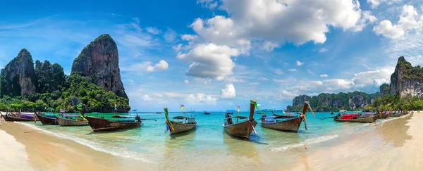 Panorama Tradičních Lodí Pláž Railay Město Krabi Thajsko Letním Dni — Stock fotografie