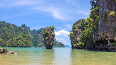 James Bond Adası Phang Nga Körfezindeki, bir yaz günü Tayland Panoraması