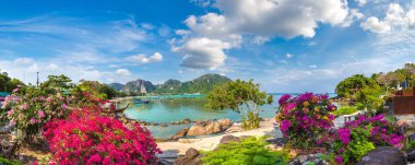 Phi Phi Don Island, Tayland bir yaz günü Panoraması
