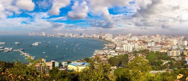 Pattaya Körfezi, Tayland 'da yaz günü panoramik hava manzarası