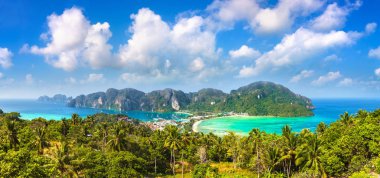 Phi Phi Don Island, Tayland bir yaz günü Panoraması