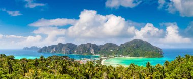 Phi Phi Don Island, Tayland bir yaz günü Panoraması