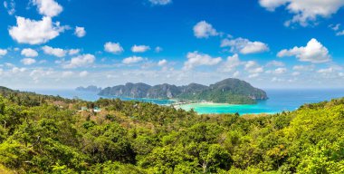 Phi Phi Don Island, Tayland bir yaz günü Panoraması