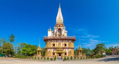 Bir yaz günü Phuket Tayland Wat Chalong Tapınağı Panoraması
