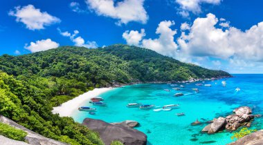 Tropikal Panoraması manzara Similan Adaları, bir yaz günü Tayland