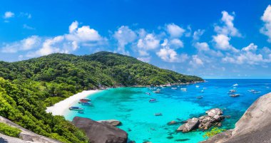 Tropikal Panoraması manzara Similan Adaları, bir yaz günü Tayland